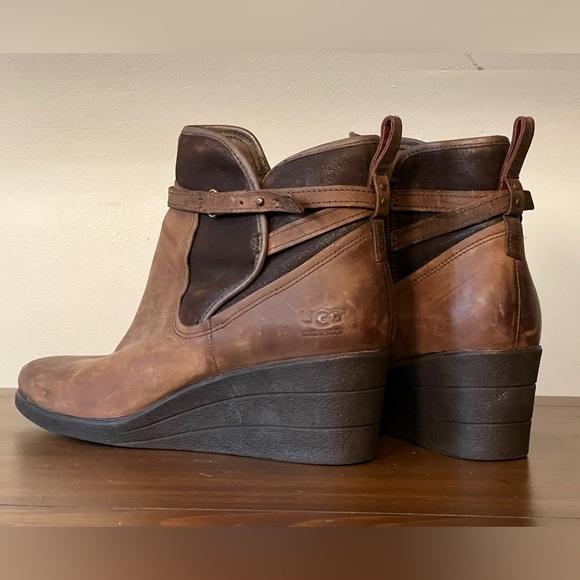 Ugg Emalie brown wedge leather booties - Picture 3 of 10